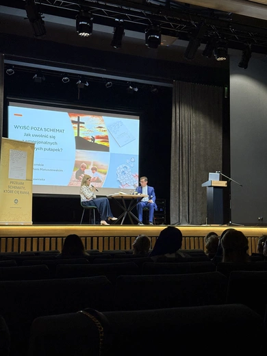 Spotkanie wokół książki "Wyjść poza schemat"