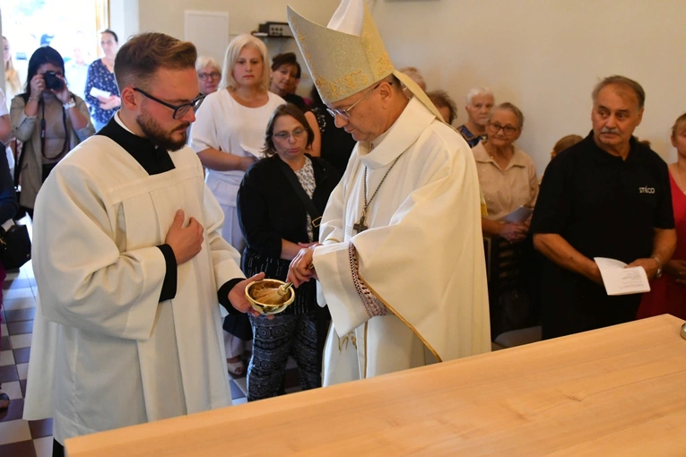 Biskup poświęcił kapilicę w Ciepielowie k. Nowej Soli