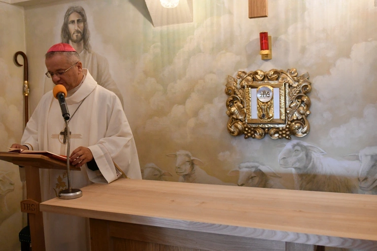 Biskup poświęcił kapilicę w Ciepielowie k. Nowej Soli