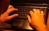 Trzy miesiące więzienia w zawieszeniu za znieważenie Żydów wpisami w internecie