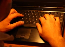 Trzy miesiące więzienia w zawieszeniu za znieważenie Żydów wpisami w internecie
