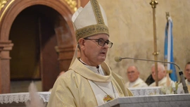 Abp Przybylski w Piekarach Śl.: Dziękuję za to, że witacie mnie jak w domu
