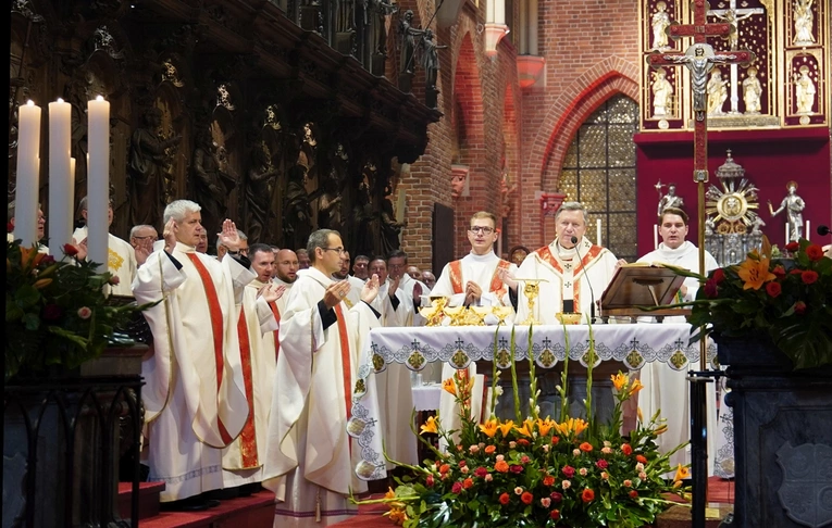 Początek plenarnych obrad synodu archidiecezji wrocławskiej