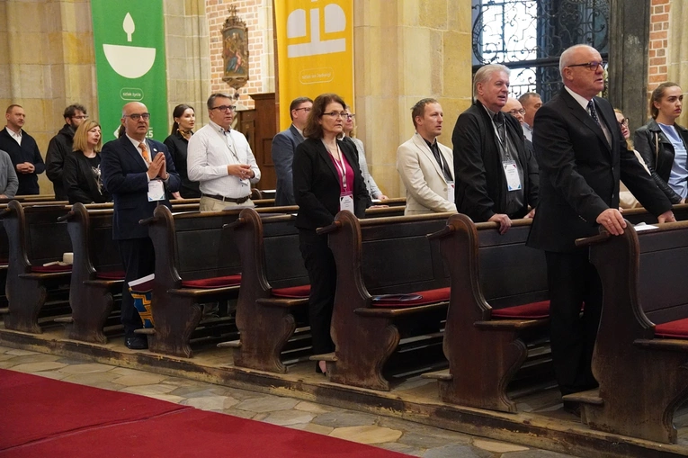 Początek plenarnych obrad synodu archidiecezji wrocławskiej