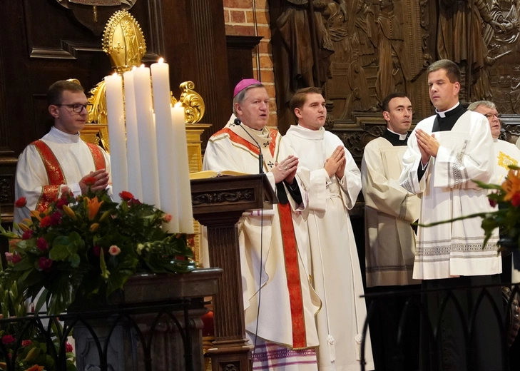 Początek plenarnych obrad synodu archidiecezji wrocławskiej