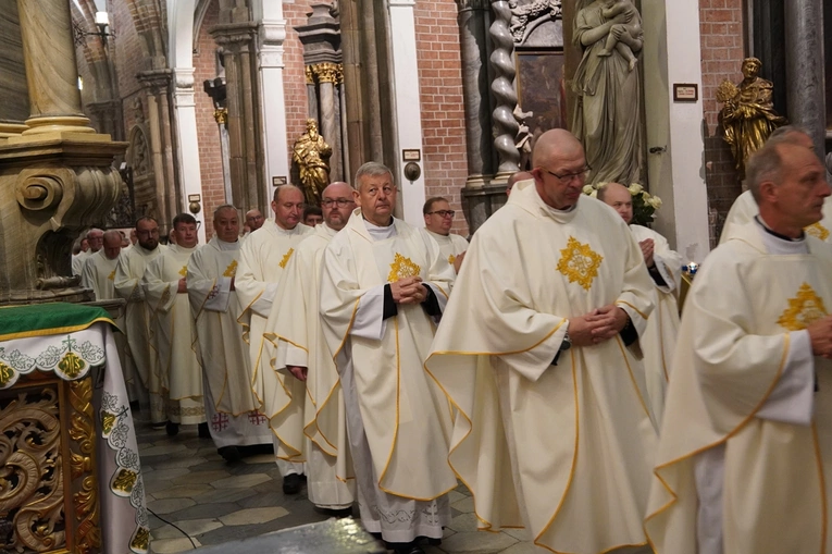 Początek plenarnych obrad synodu archidiecezji wrocławskiej