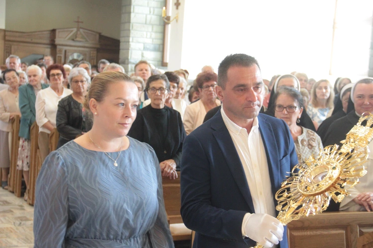 Biskup Andrzej Jeż dedykował Bogu kościół w Mogilnie