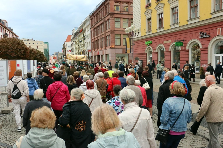 Procesja z relikwiami św. Doroty i św. Stanisława we Wrocławiu 2025