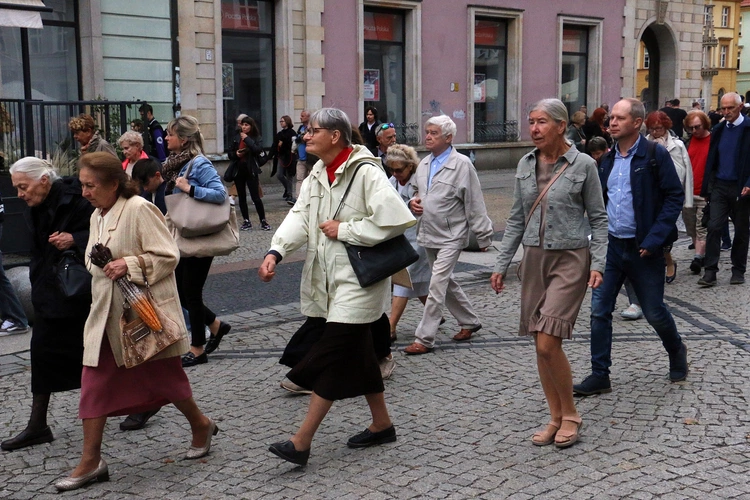 Procesja z relikwiami św. Doroty i św. Stanisława we Wrocławiu 2025