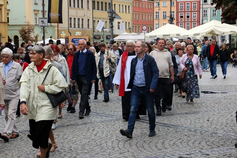 Procesja z relikwiami św. Doroty i św. Stanisława we Wrocławiu 2025
