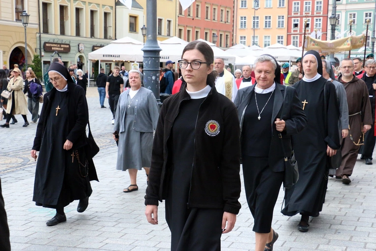 Procesja z relikwiami św. Doroty i św. Stanisława we Wrocławiu 2025