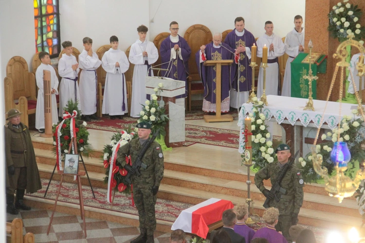 Krużlowa. Pogrzeb śp. Stanisława Barana w 86 lat od jego śmierci