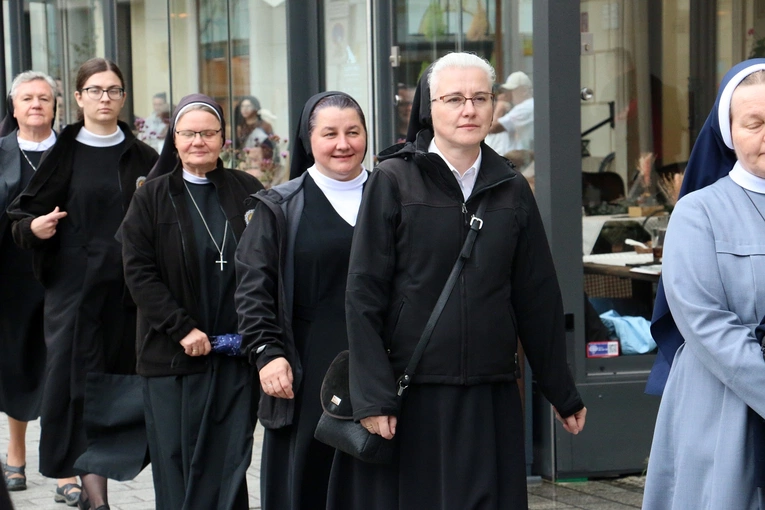 Procesja z relikwiami św. Doroty i św. Stanisława we Wrocławiu 2025