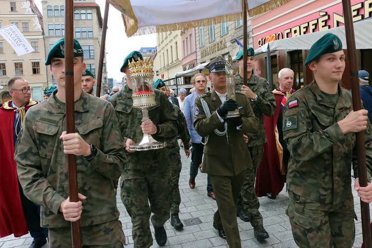 Procesja z relikwiami św. Doroty i św. Stanisława we Wrocławiu 2025