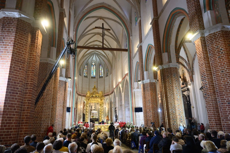 w gnieźnieńskiej katedrze na zakończenie XII Zjazdu