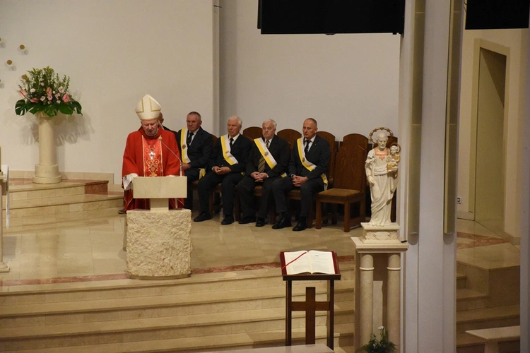 Eucharystia pod przewodnictwem bp. Szlachetki