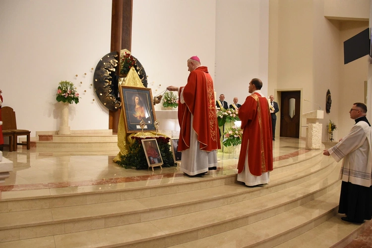 Eucharystia pod przewodnictwem bp. Szlachetki