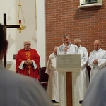 Od 60 lat pełni służbę przy ołtarzu