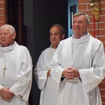 Od 60 lat pełni służbę przy ołtarzu