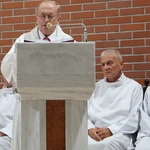 Od 60 lat pełni służbę przy ołtarzu