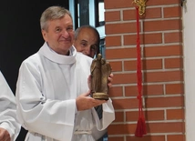 Od 60 lat pełni służbę przy ołtarzu