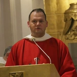 Spoglądając na krzyż