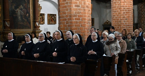 157 lat elżbietańskich