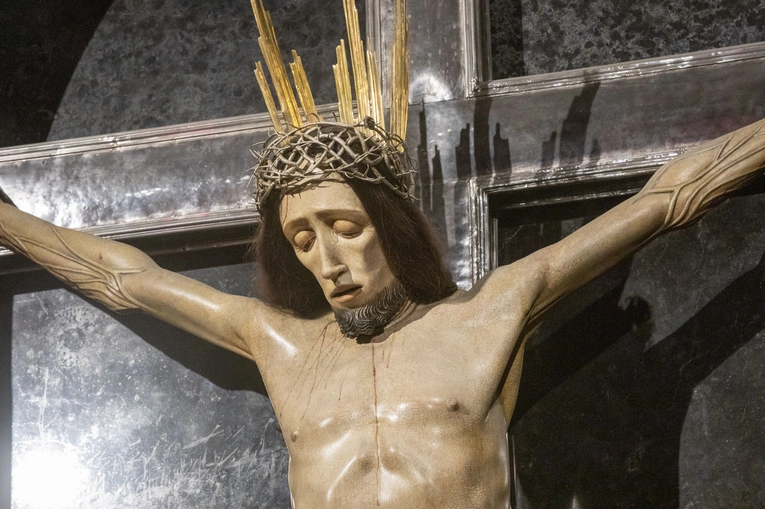 Ks. Waldemar Chrostowski o krzyżu w Starym i Nowym Testamencie