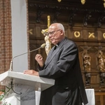 Ks. Waldemar Chrostowski o krzyżu w Starym i Nowym Testamencie