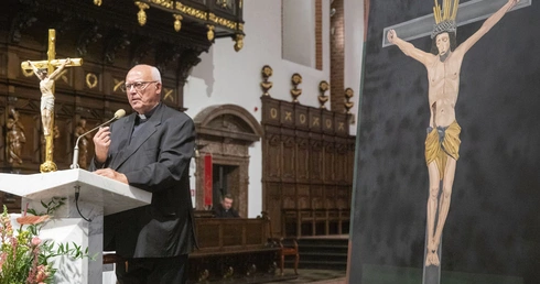 Ks. Waldemar Chrostowski o krzyżu w Starym i Nowym Testamencie