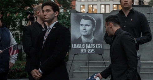 Charlie Kirk obnażał „opresyjną, pozbawioną humoru i zwyczajnie wrogą” kulturę lewicową i pomagał młodym ludziom wierzyć w to, w co wierzą