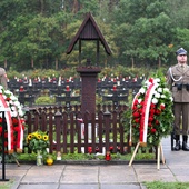 Abp Galbas w Palmirach: Wojna zawsze zaczyna się od słów, podziałów i obojętności wobec drugiego człowieka