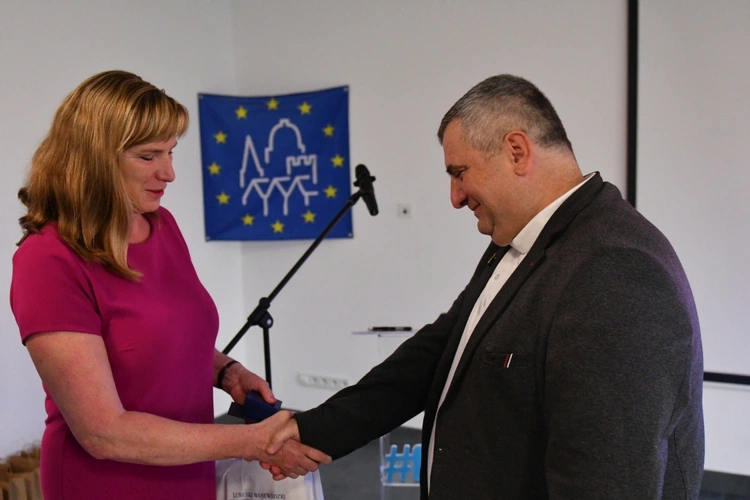 Złota odznaka za opiekę nad zabytkami dla proboszcza z Nowego Miasteczka