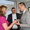 Złota odznaka za opiekę nad zabytkami dla proboszcza z Nowego Miasteczka