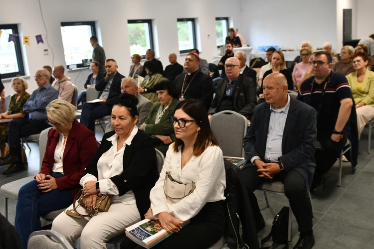 Złota odznaka za opiekę nad zabytkami dla proboszcza z Nowego Miasteczka