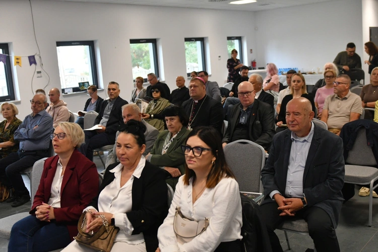 Złota odznaka za opiekę nad zabytkami dla proboszcza z Nowego Miasteczka