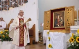 Matka Boża Radosna i słoneczniki