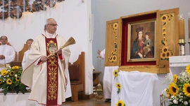 Matka Boża Radosna i słoneczniki