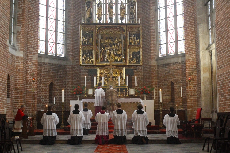 Uroczystość Podwyższenia Krzyża Świętego w Duszpasterstwie Wiernych Tradycji Łacińskiej