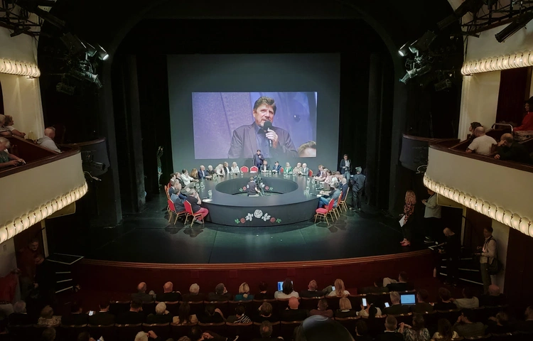 Katowice. W Teatrze Śląskim odbyła się dyskusja o przyszłości regionu