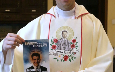Obrazek z wizerunkiem patrona i modlitwą do niego otrzymała każda rodzina. 