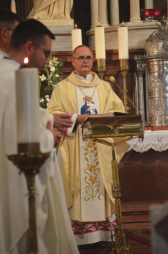 – Modlę się, żebyśmy byli siebie braćmi i siostrami  – powiedział  na rozpoczęcie Mszy św. abp Andrzej Przybylski. 