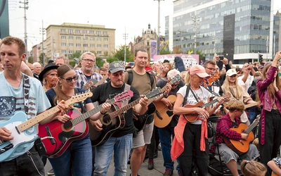 Gitarzyści przyjechali z całej Polski. 