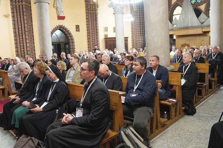 Czas modlitwy i rozmowy, słuchania i ciszy.