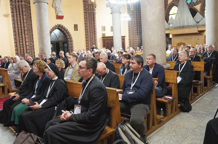 Czas modlitwy i rozmowy, słuchania i ciszy.