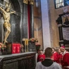 Jako dzieło sztuki jest cudem artystycznym. Jego istnienie w mieście skazanym na nieistnienie jest cudem historycznym, a adoracja wśród mieszkańców stolicy przez ostatnie 500 lat – cudem teologicznym. Na zakończenie liturgii proszono Jezusa, by nadal prowadził ku sobie stolicę, rodziny i Polskę. 