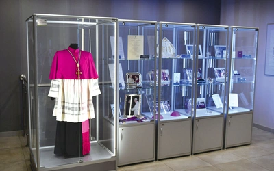 – Wystawa poświęcona bp. A. Stankiewiczowi wpisuje się w jedno z działań, które zmierzają do zorganizowania muzeum diecezjalnego. To zbiory przyszłego, mamy nadzieję, muzeum – wyjaśnia bp Adrian Put.