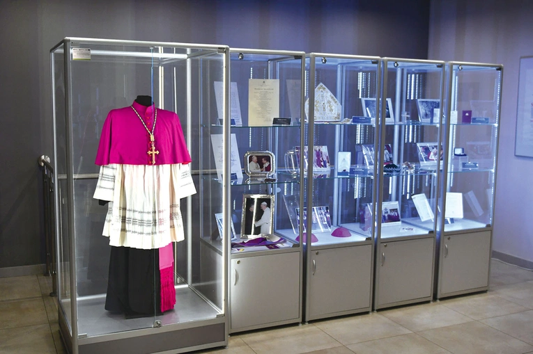 – Wystawa poświęcona bp. A. Stankiewiczowi wpisuje się w jedno z działań, które zmierzają do zorganizowania muzeum diecezjalnego. To zbiory przyszłego, mamy nadzieję, muzeum – wyjaśnia bp Adrian Put.