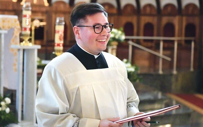 – Studium Liturgiczne stanowi przestrzeń rozwoju. To solidna dawka wiedzy teologicznej, liturgicznej i innych dyscyplin. Wiedza ta jest przekazywana w sposób przystępny dla słuchaczy – podkreśla ks. B. Warwarko, dyrektor studium i diecezjalny ceremoniarz. Rekrutacja na większość kierunków do 25 października. Szczegółowe informacje i zapisy: www.ift.zgora.pl.