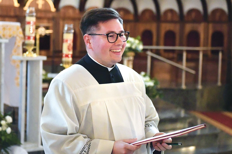 – Studium Liturgiczne stanowi przestrzeń rozwoju. To solidna dawka wiedzy teologicznej, liturgicznej i innych dyscyplin. Wiedza ta jest przekazywana w sposób przystępny dla słuchaczy – podkreśla ks. B. Warwarko, dyrektor studium i diecezjalny ceremoniarz. Rekrutacja na większość kierunków do 25 października. Szczegółowe informacje i zapisy: www.ift.zgora.pl.